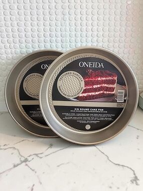 Oneida Premium Gold Bakeware 9" Round Cake Pan Set (2-Pack)
